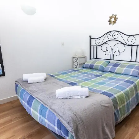 Apartamento Con Terraza Soleada Wifi Gratis Апартаменты
