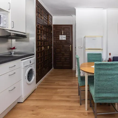 Apartamento Con Terraza Soleada Wifi Gratis Апартаменты *
